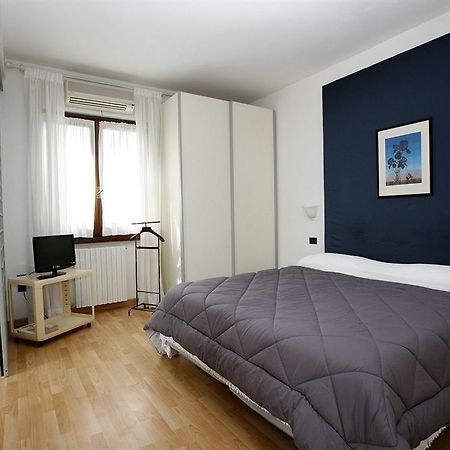 Residence Alba Colombare Di Sirmione Kültér fotó