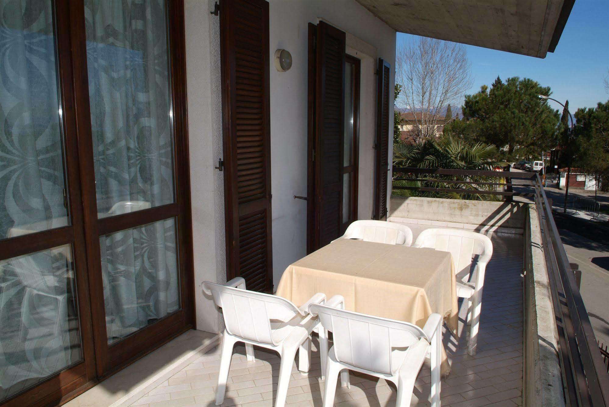 Residence Alba Colombare Di Sirmione Kültér fotó